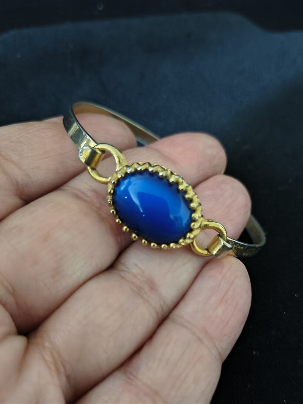 Vintage Avon Faux Gold Tone Lapis Lazuli Bangle. Estate Find